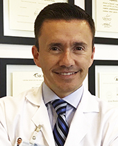 Dr. Roberto González Salinas